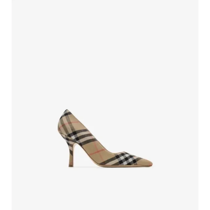 Check Dame Pumps 