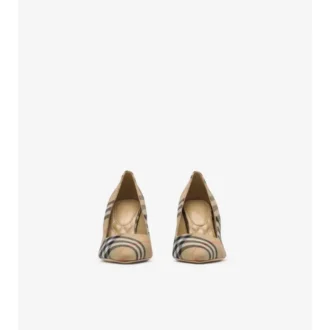 Check Dame Pumps 