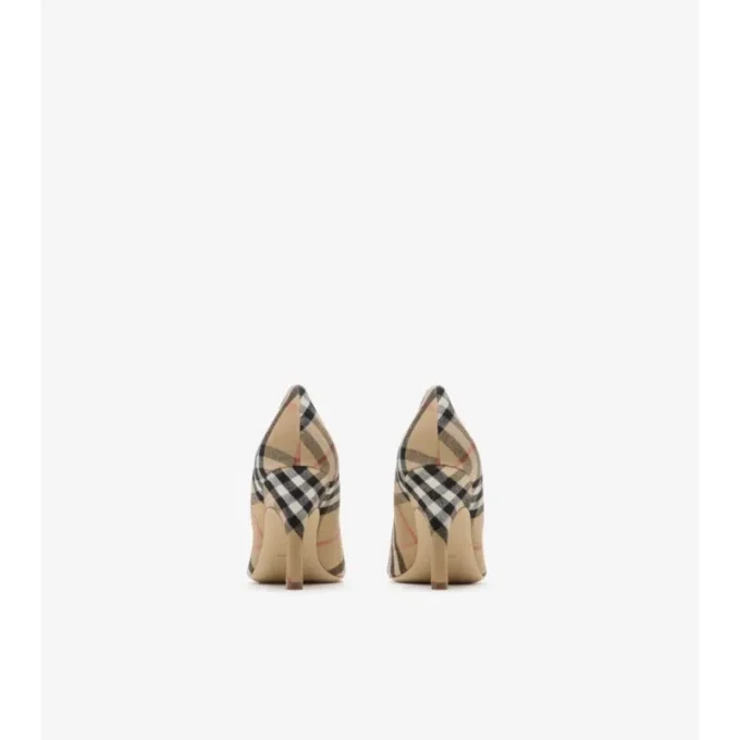 Check Dame Pumps 