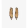 Check Dame Pumps 