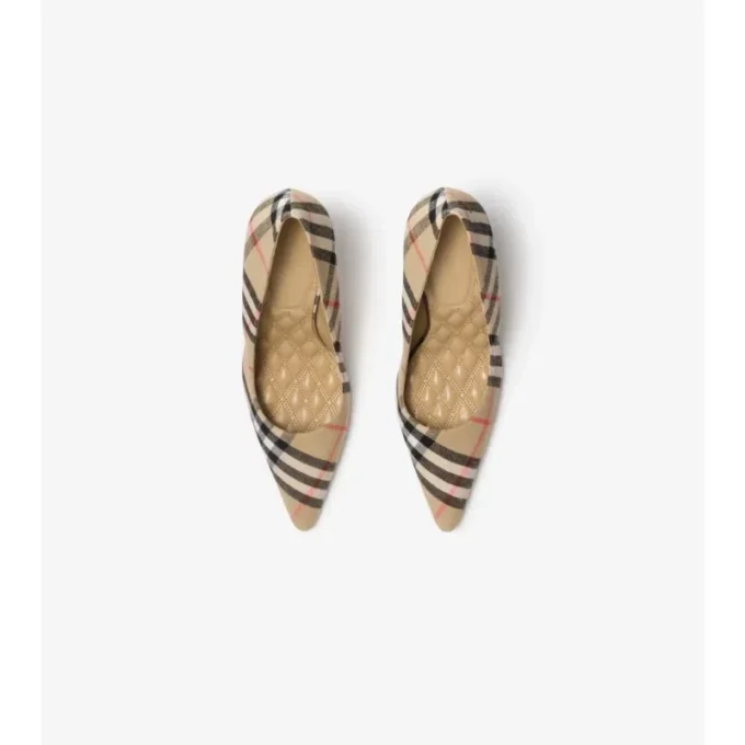 Check Dame Pumps 