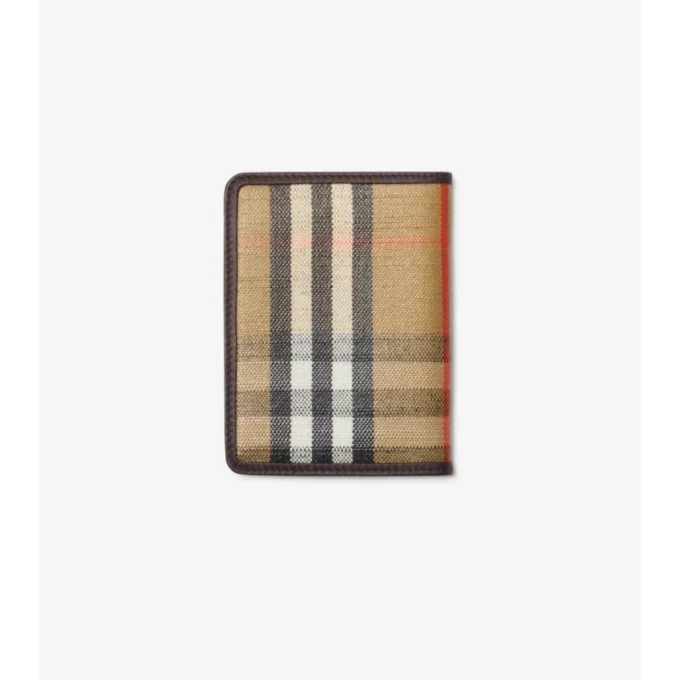 Highlands Passport Holder